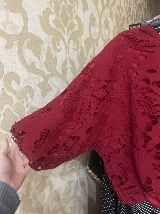 Распродажа!!! Срочно!!! Очень красивая красная кофточка