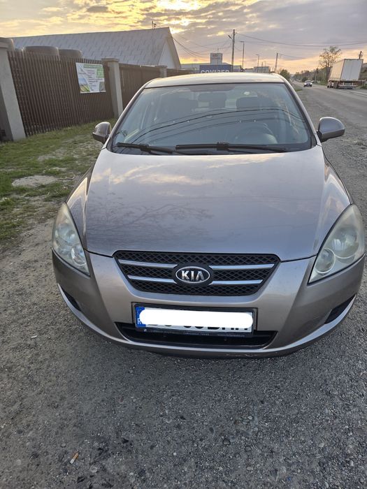 Kia.        Cee'd