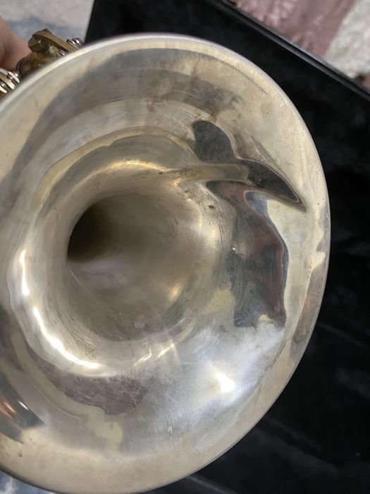 Музыкальный инструмент труба