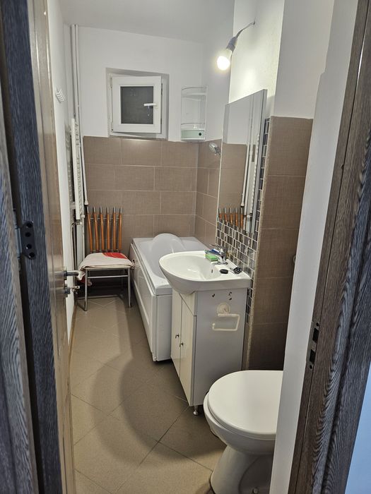 Ofer spre închiriere  apartament 2 camere