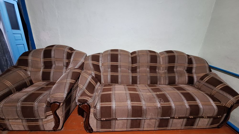 Продаётся диван с креслами