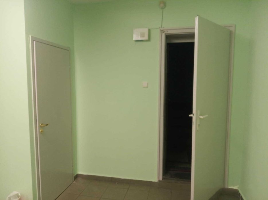 Дава се под наем Магазин в София, Център - 22 кв.м за 280.5 € - Снимка #2