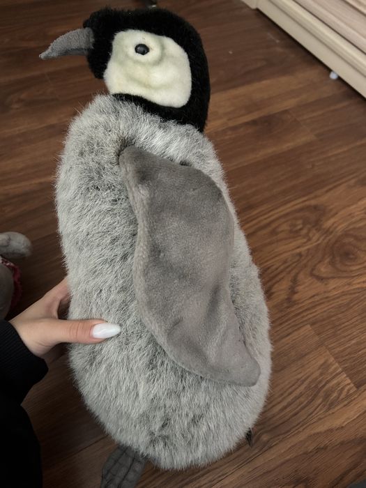 плюшевый пингвин