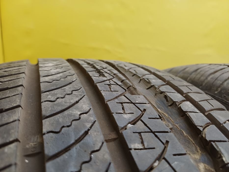 Шины 215/55 R17 Pirelli пара.