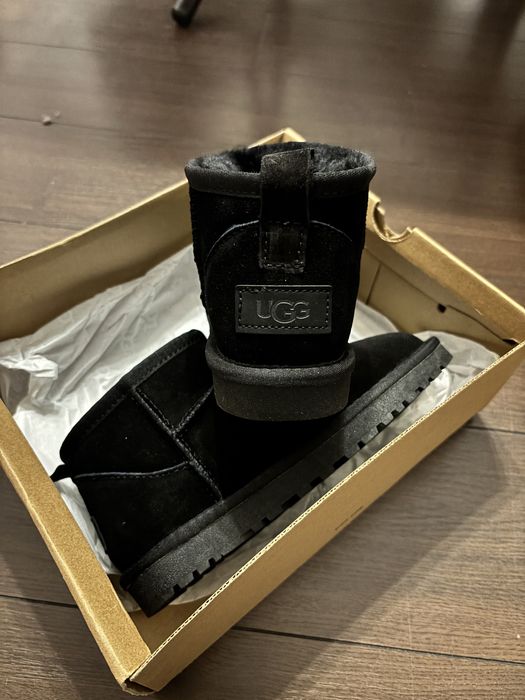 UGG Mini Boot Negru