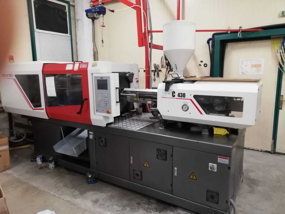 Шприц-машина със серво-управление