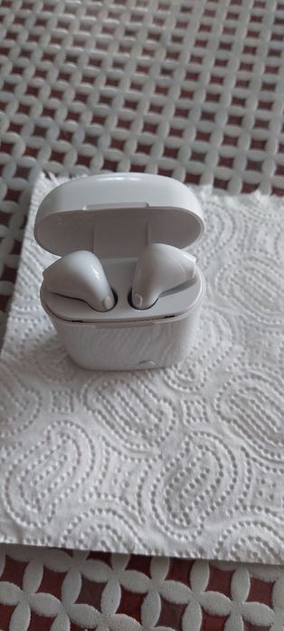 Блутут       слушалки