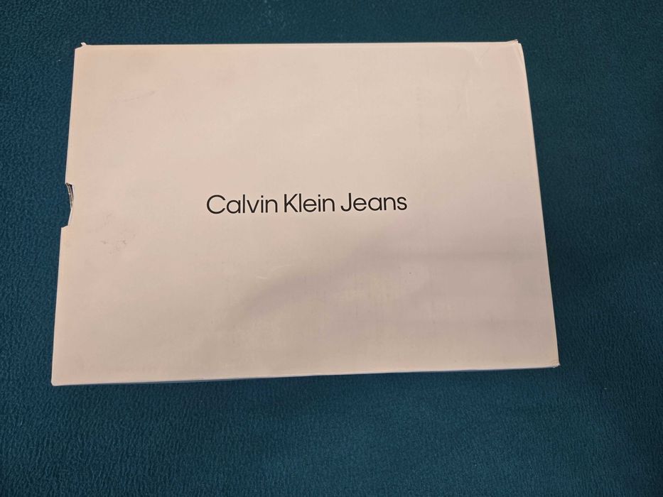 НОВИ чехли Calvin Klein