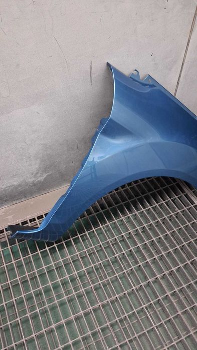 Aripa Fata Dreapta Ford Fiesta 2008-2013 (Vision (Albastru))