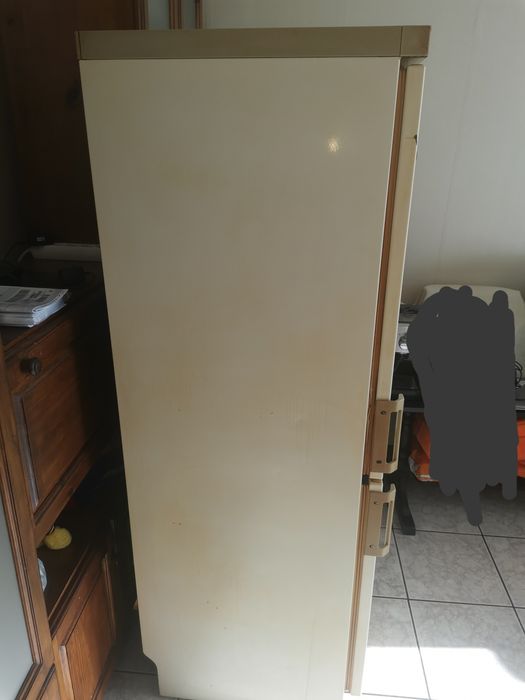 Хладилник Bosch.