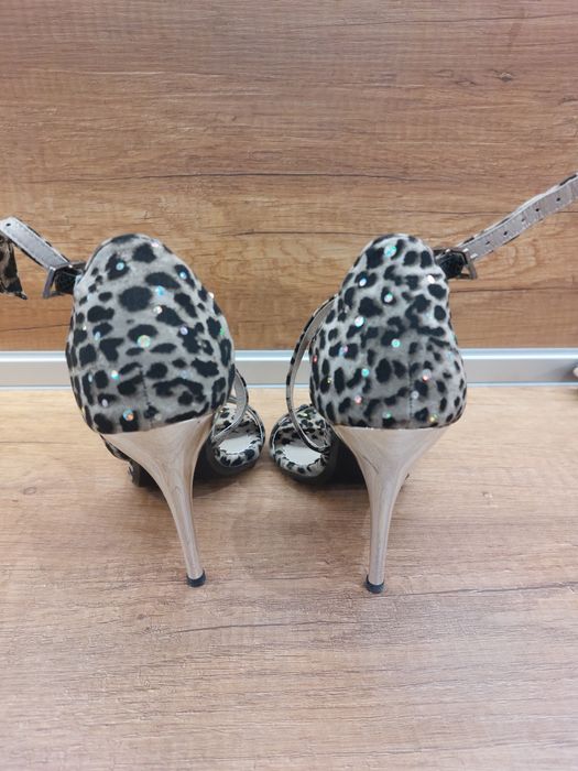 Официални обувки