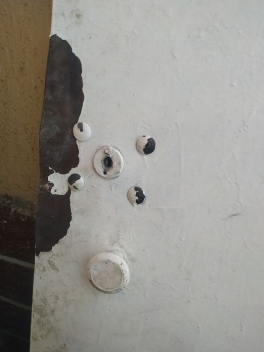 Temir eshik sotiladi