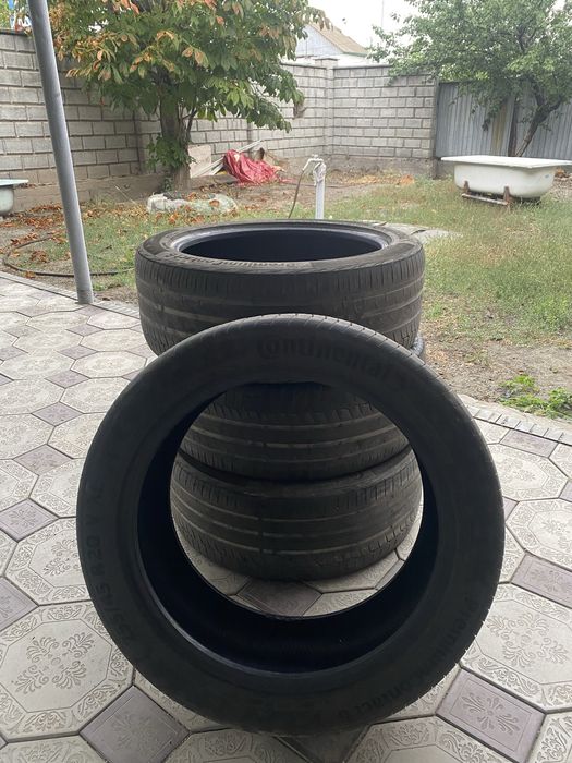 Шины летние Continental 255/45 R20
