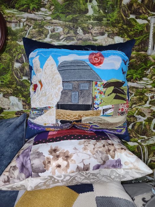 Подушки разного формата ручной работы