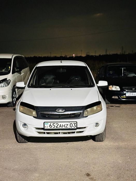 Чисто  салон почти новый