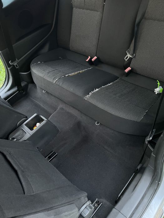 Detailing auto si curatare canapele
