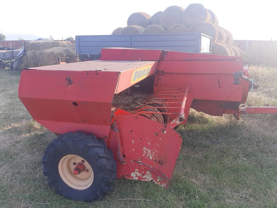 Продавам балировачка New Holland