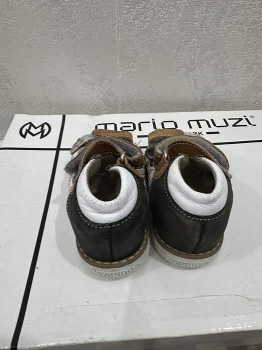 Продам детское обувь