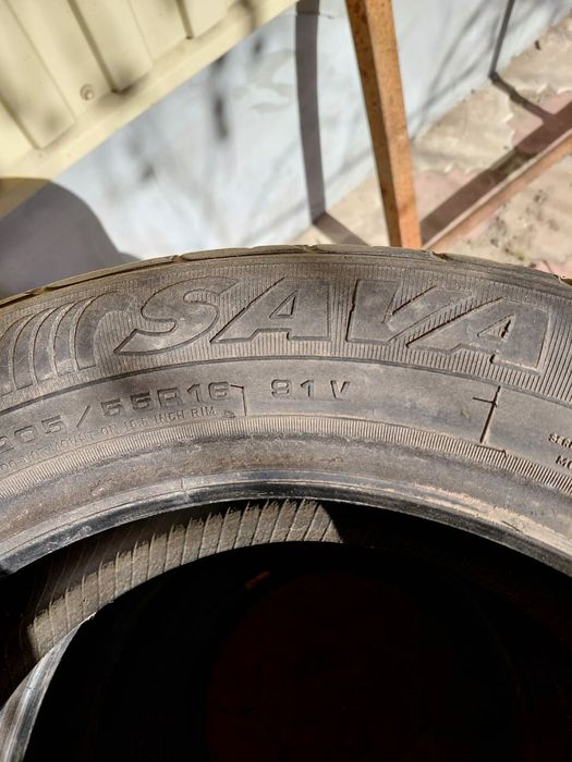 Продам шины R 16 205/55 б/у