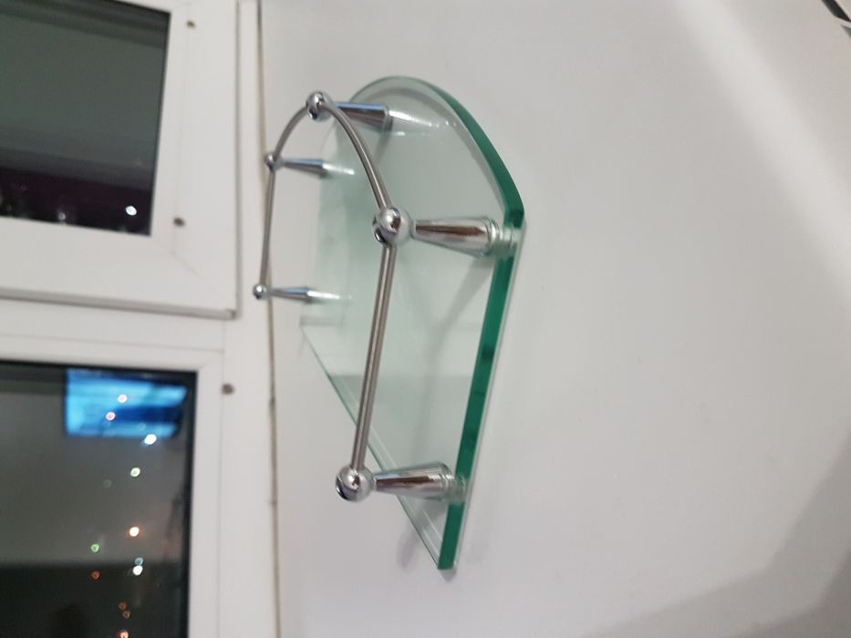 Продаю стеклянную полку