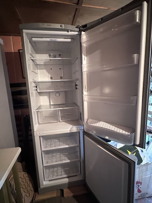 Indesit холодильник даухкамерный вместительный