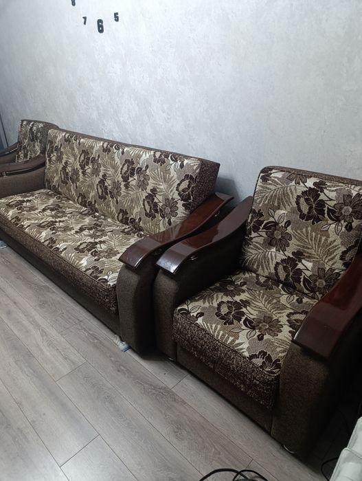 Продаю комплект мягкой мебели