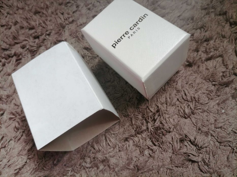 cutie ceas originala PIERRE CARDIN paris