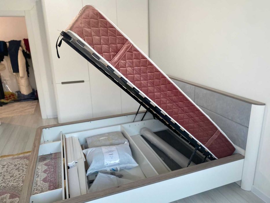 Продам мебель спальный гарнитур б\у