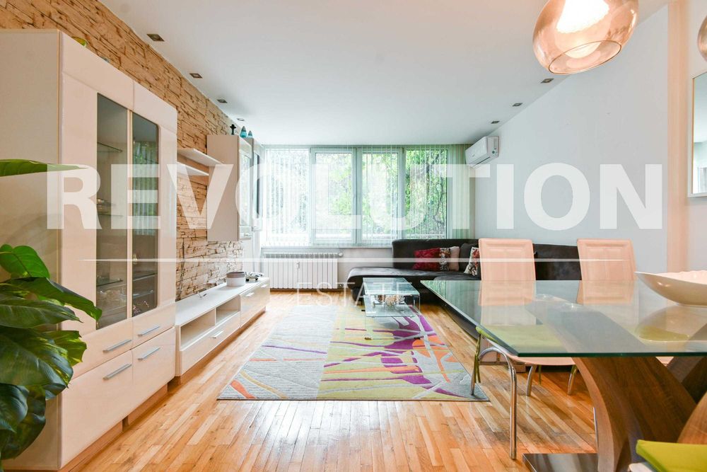 Продава се Тристаен апартамент в София, Изгрев - 90 кв.м за 3556 €/кв.м - Снимка #2