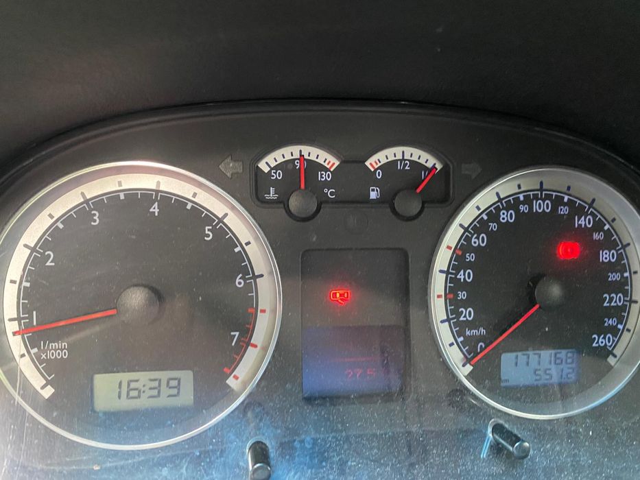 VOLKSWAGEN Golf 2003 — imagine 5