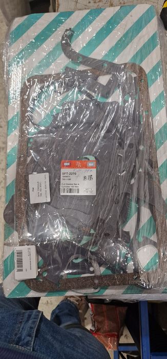 Set garnituri tractor motor fiat 780 pret 300 lei nu conține garnitura