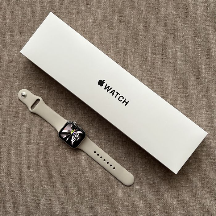 Часы Apple Watch SE (40 мм)