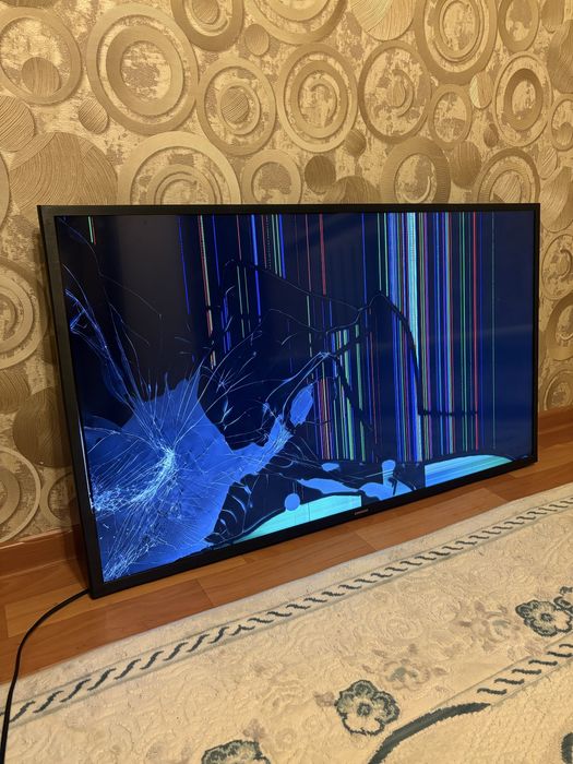 Телевизор Samsung сломанный