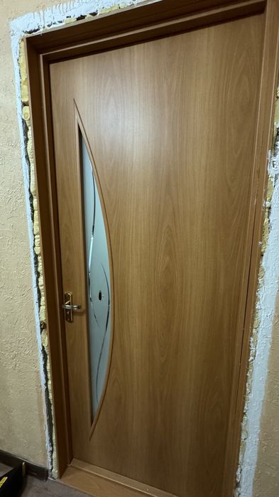 Продам межкомнатный дверь