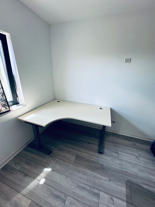 Vand birou in forma de L