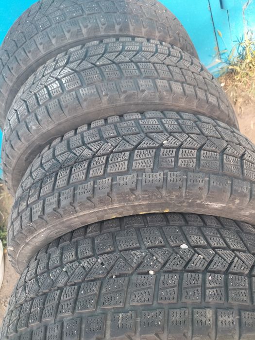 Продам зимние шины R 17