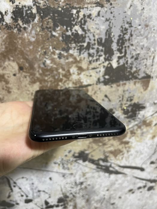 Продается Iphone 7+