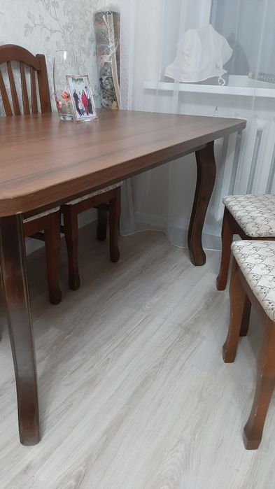 Продам стол дерево!