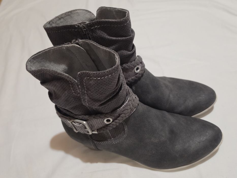 Botine / Cizme scurte gri, cu detalii împletite, S. Oliver, 37