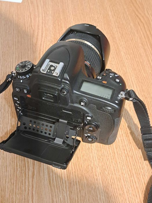Nikon d750 + Obiectiv Tamron 28-75mm f/2.8 + 2 Baterii cu incarcator
