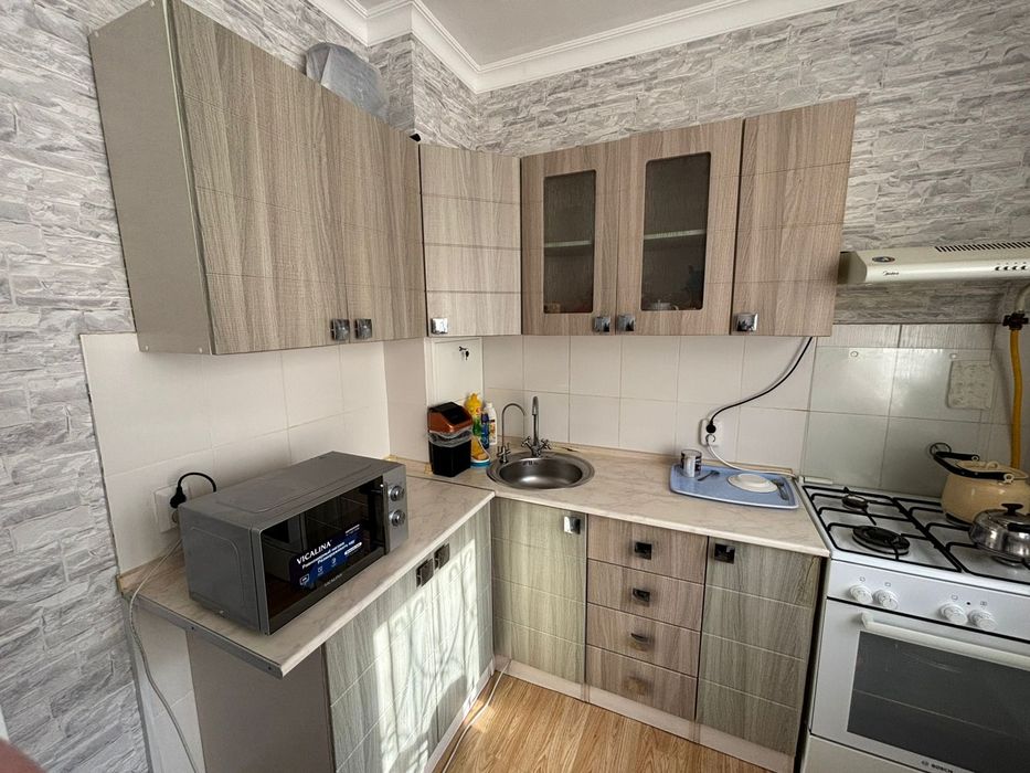 Кухонный гарнитур продаётся