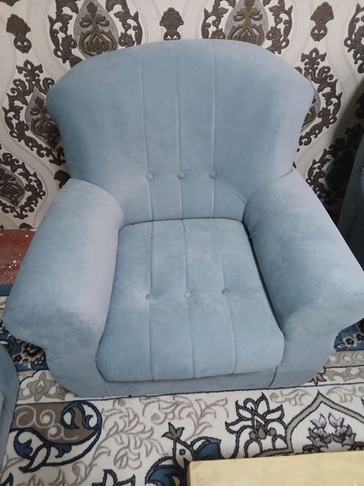 Yangi divan yaxshisidan