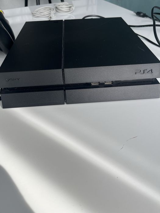 PS4 с допълнителна периферия