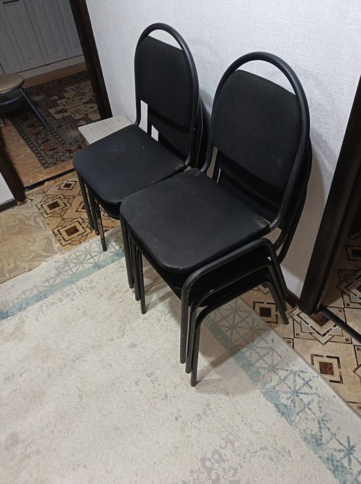 Продам офисные стулья
