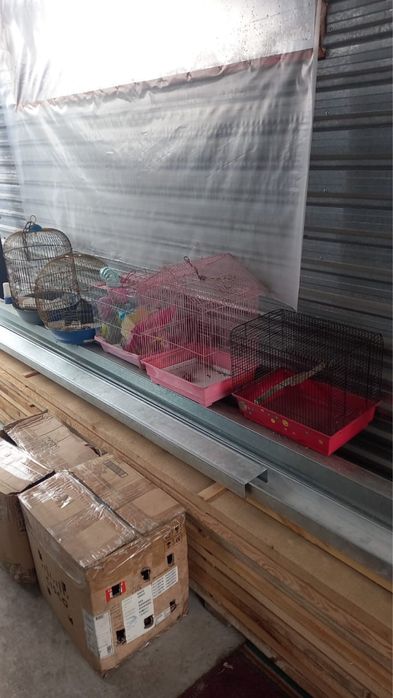 Клетки для птиц и хомяков