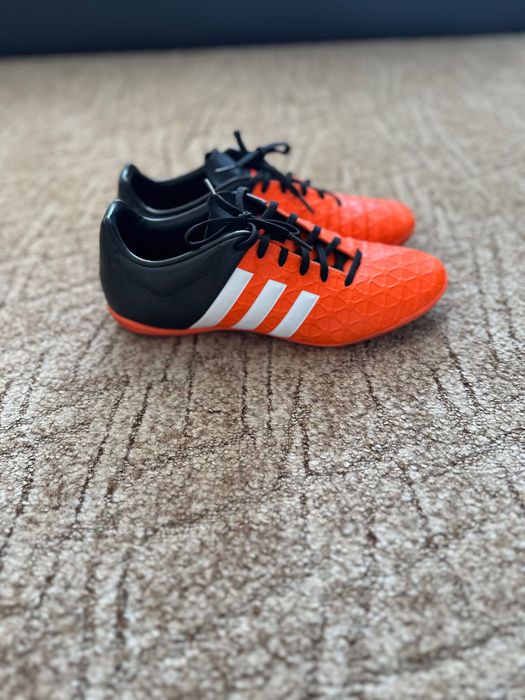 Оригинални маратонки Adidas – размер 41
Цена: 60 лв.