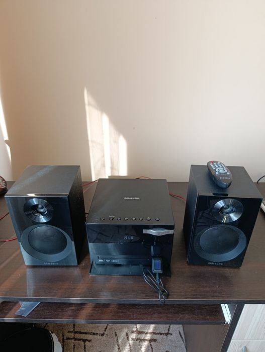 HI-FI Стерео уредба Samsung MM-E320.    Ripping CD to USB/ Bluetooth adapter