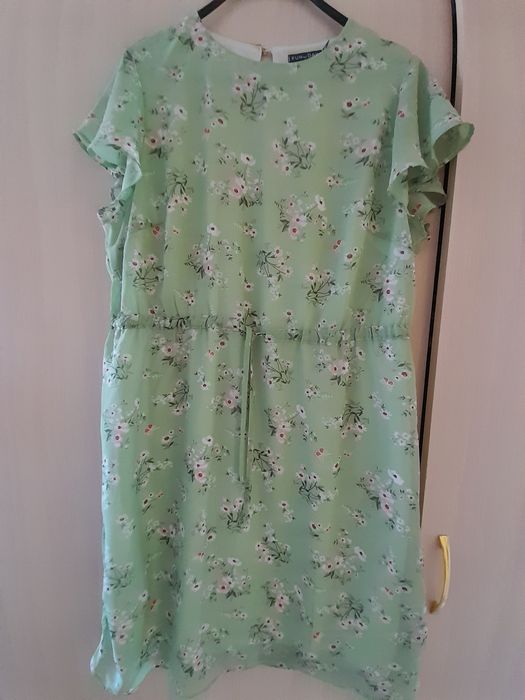 Продам платья 48-52р