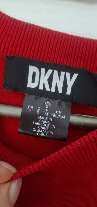 Тънък червен пуловер DKNY, S