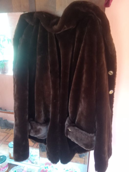 Vând blană naturală